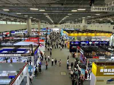 參觀國際物流展會,拓寬學生專業(yè)視野--管理學院師生參觀2024年中國(廣州)國際物流裝備與技術展覽會